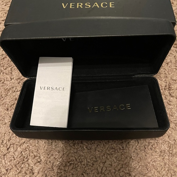 ♥️Like new Versace Sunnies♥️ - Picture 2 of 7